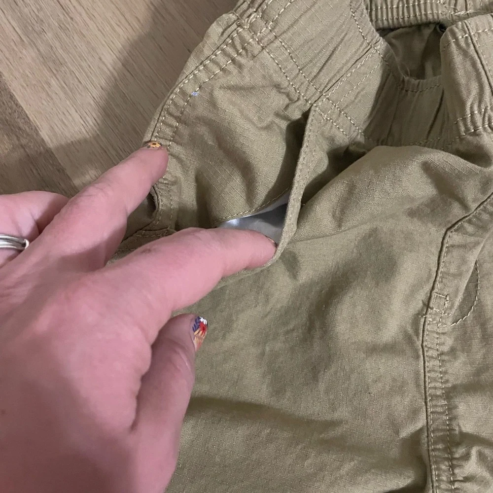 Boys size 10 Khaki‎ cargo shorts